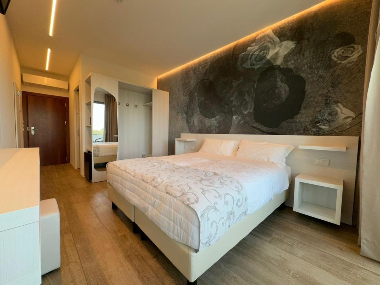 Hotel Franz Бібіоне Екстер'єр фото