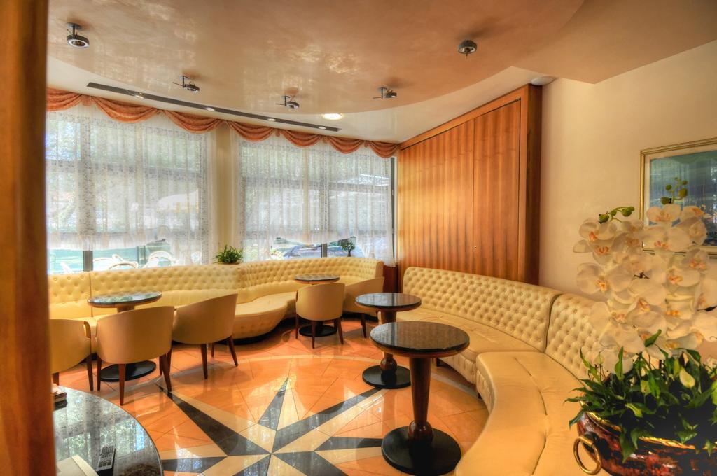 Hotel Franz Бібіоне Екстер'єр фото